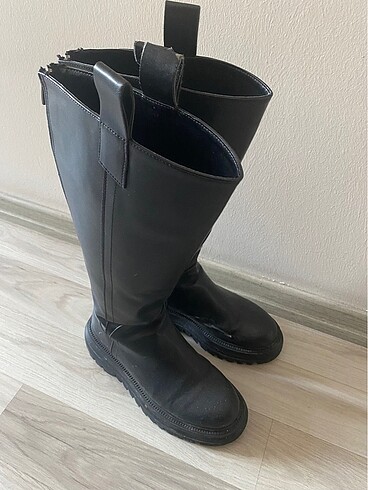 Kadın çizme