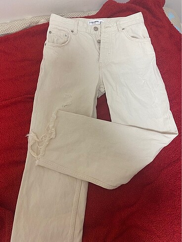 Pull and Bear Pull&Bear paçası kesikli jean