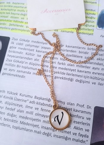 Diğer harfli kolye ( v harfi )
