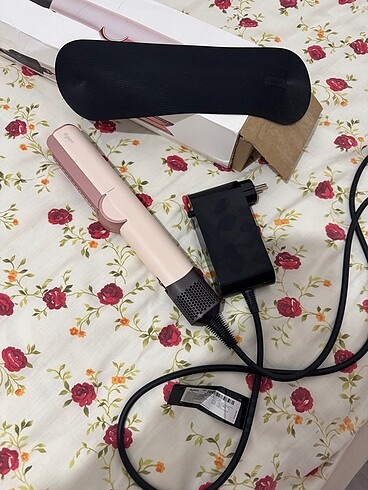Dyson airstrait pink