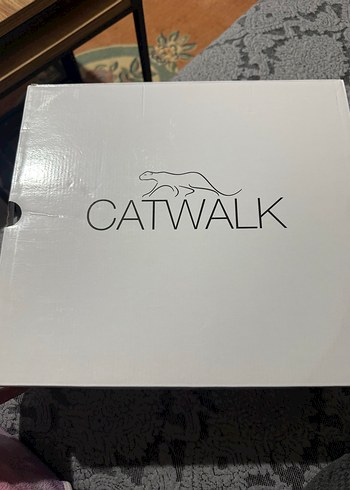 Catwalk Junkie 36
