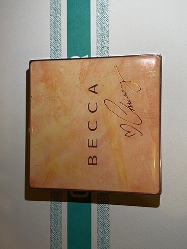 Becca Becca Palet