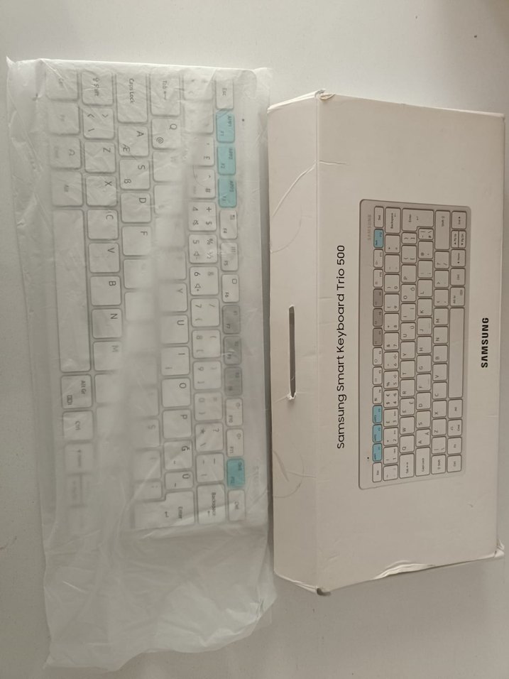 SAMSUNG SMART KEYBOARD TRİO 500 - Görsel 3