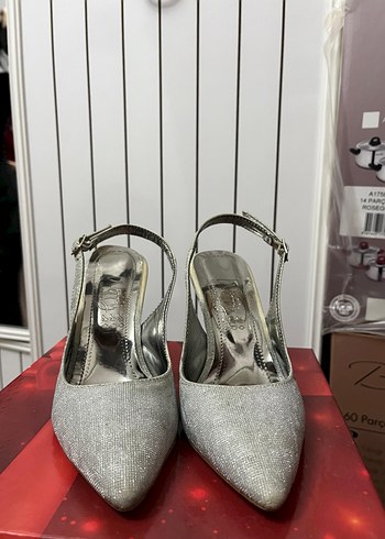 Gri Tokalı İnce Topuklu Abiye Ayakkabı - Görsel 3