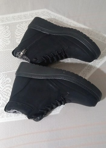 Siyah Kadın Keçeli Dolgu Topuk Bot - Görsel 4