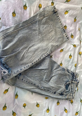 Düğmeli Gri Yırtık Salaş Kot Pantolon - Görsel 2