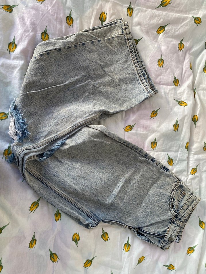 Düğmeli Gri Yırtık Salaş Kot Pantolon - Görsel 4