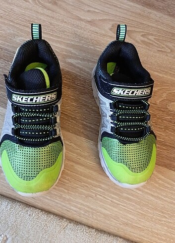 25 Beden yeşil Renk Skechers 25 numara orgınal