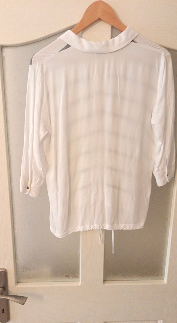 Kadın Beyaz Gri Çizgili Kısa Kollu Gömlek - Görsel 4