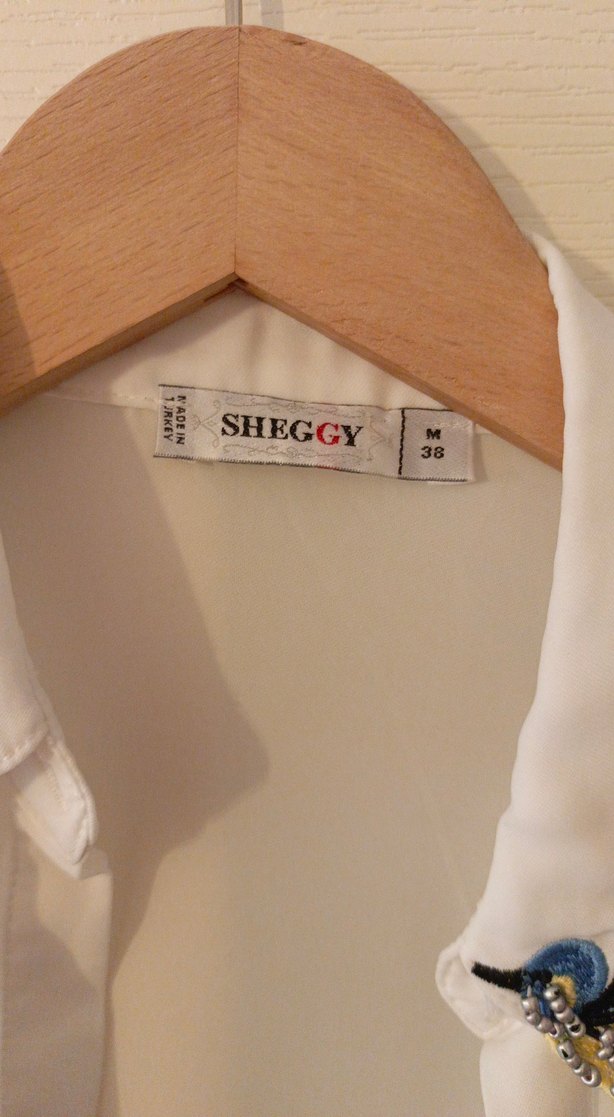 Düğmeli Beyaz Uzun Kollu Kadın Gömlek - Görsel 2