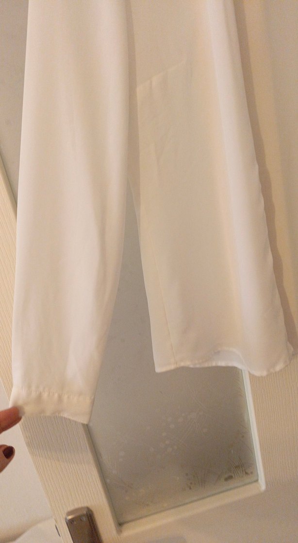 Düğmeli Beyaz Uzun Kollu Kadın Gömlek - Görsel 4