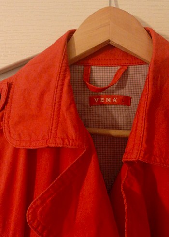 Beli Kuşaklı Kırmızı Midi Trençkot - Görsel 2