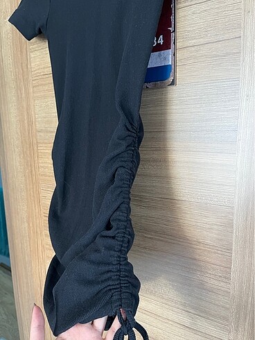 Diğer Siyah Büzgülü Elbise