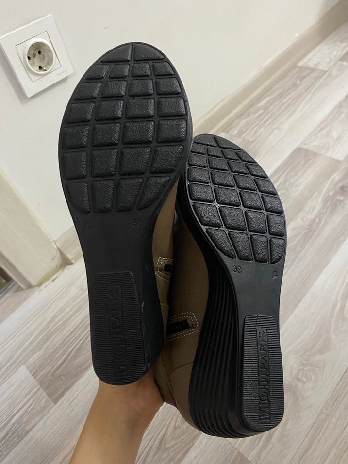 Bej Deri Dolgu Topuk Kadın Bot - Görsel 3