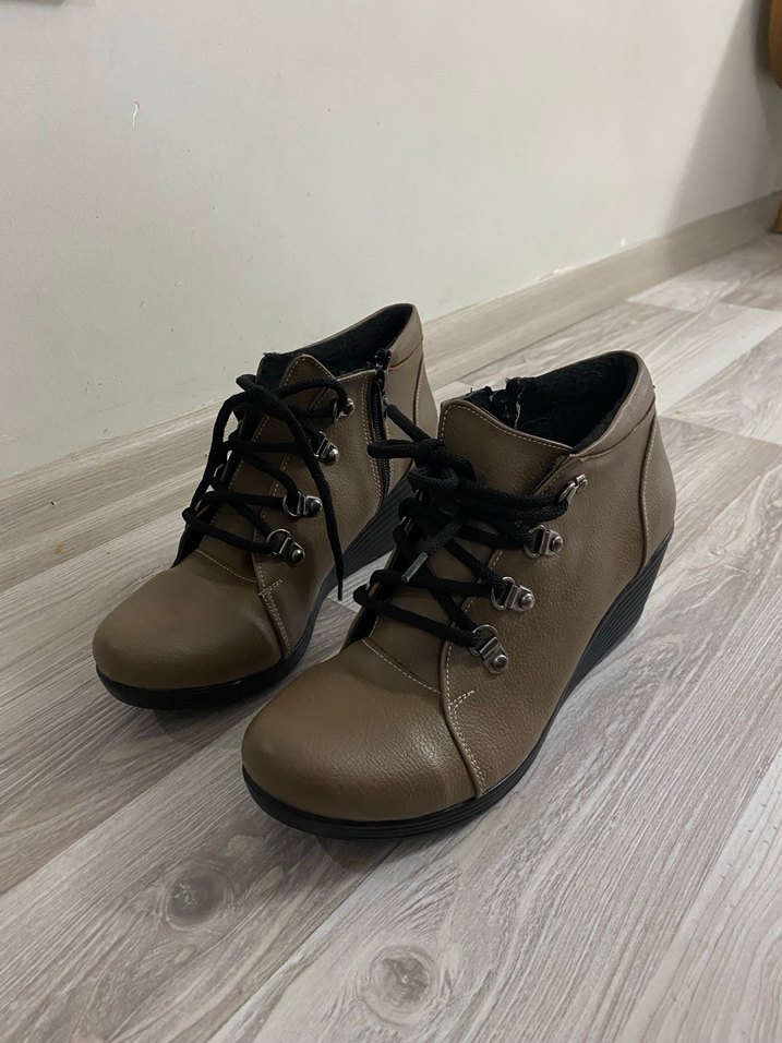 Bej Deri Dolgu Topuk Kadın Bot - Görsel 2