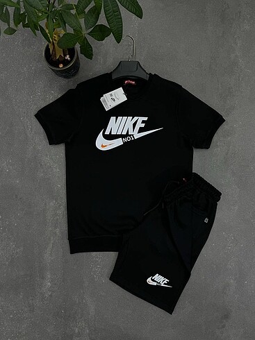 NIKE ŞORT TAKIM
