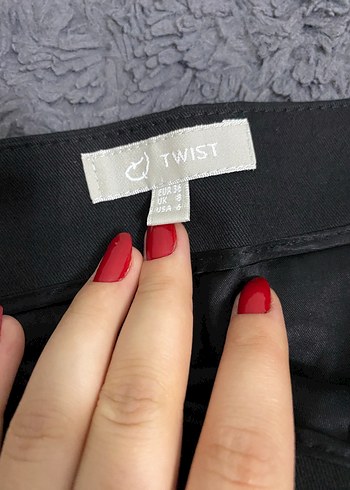 36 Beden Gri Siyah Kemer Detaylı Midi Kalem Etek