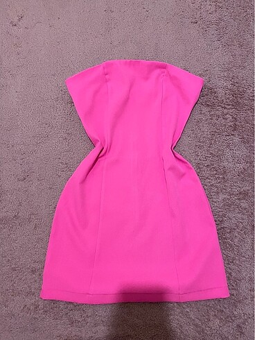 Mini pembe elbise