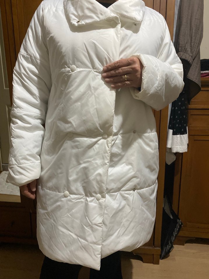 Düğmeli Beyaz Midi Kadın Kışlık Mont - Görsel 5