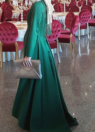 38 Beden yeşil Renk Armine arkası kuyruk sırtı uzun püskül zümrüt yeşili elbise 