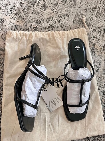 Zara Zara siyah topuklu sandalet