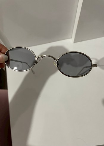Minimalist Gri Oval Kadın Güneş Gözlüğü