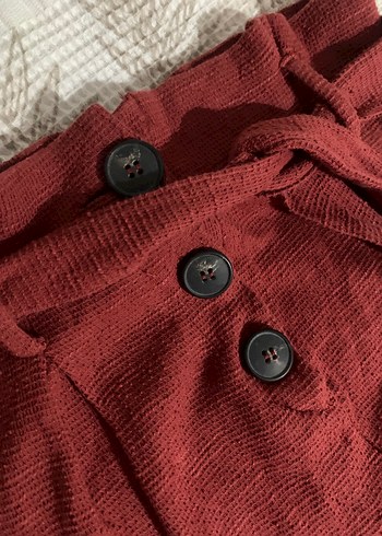 Stradivarius Düğmeli Bordo Keten Mini Etek - Görsel 3