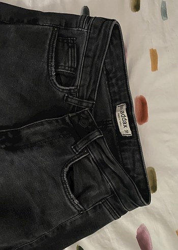 Siyah Batik Desenli Bol Kesim Kadın Kot Pantolon - Görsel 2