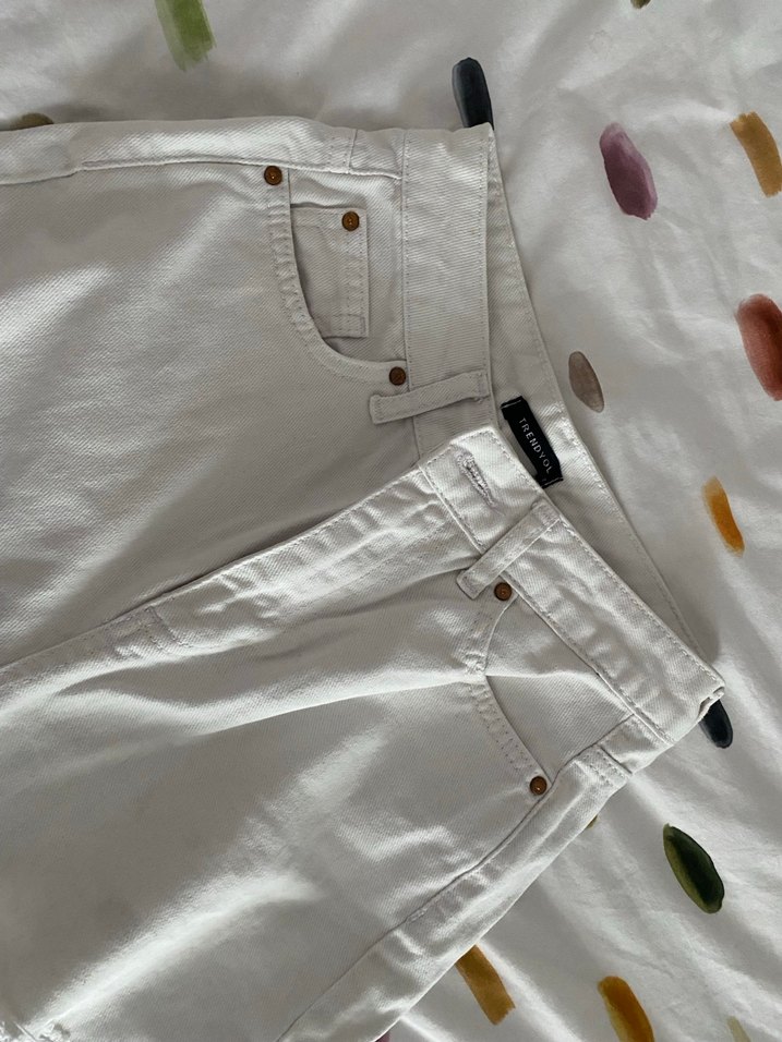 Kadın Beyaz Pamuklu Salaş Midi Kot Pantolon - Görsel 2