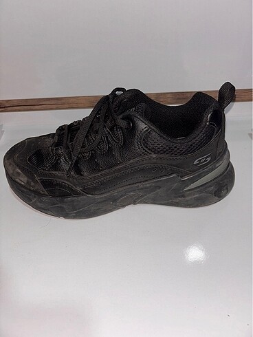 Skechers Skechers temiz kullanılmıştır