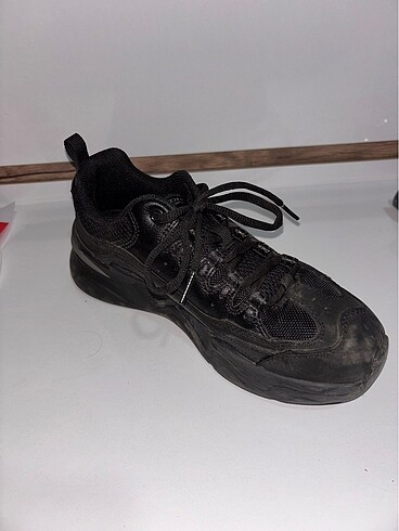 36 Beden siyah Renk Skechers temiz kullanılmıştır