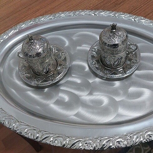 GÜMÜŞ TEPSİ VE 2li SULTAN KAPAKLI KAHVE FİNCANI