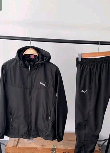 Siyah puma yağmurluk takımi