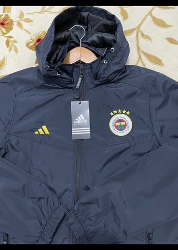Siyah Kapüşonlu Erkek Yağmurluk