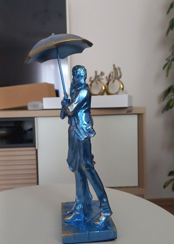 Parlak Mavi Şemsiye Altında Çift Biblosu - Görsel 2