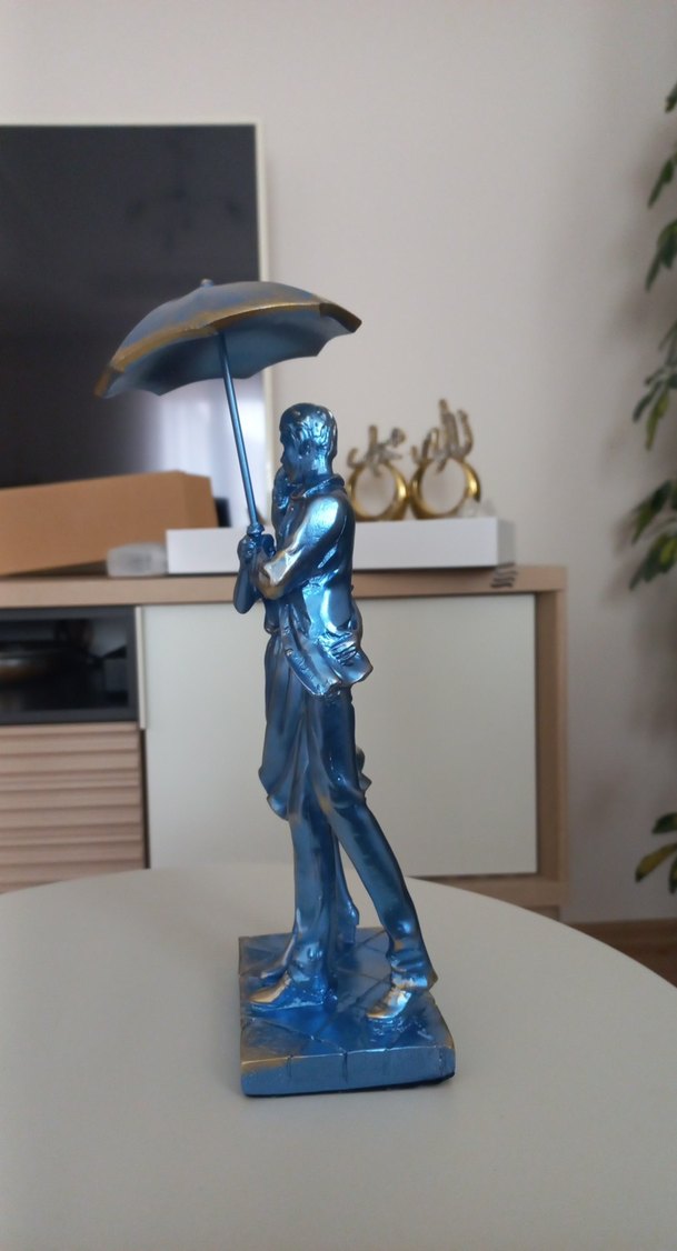 Parlak Mavi Şemsiye Altında Çift Biblosu - Görsel 2