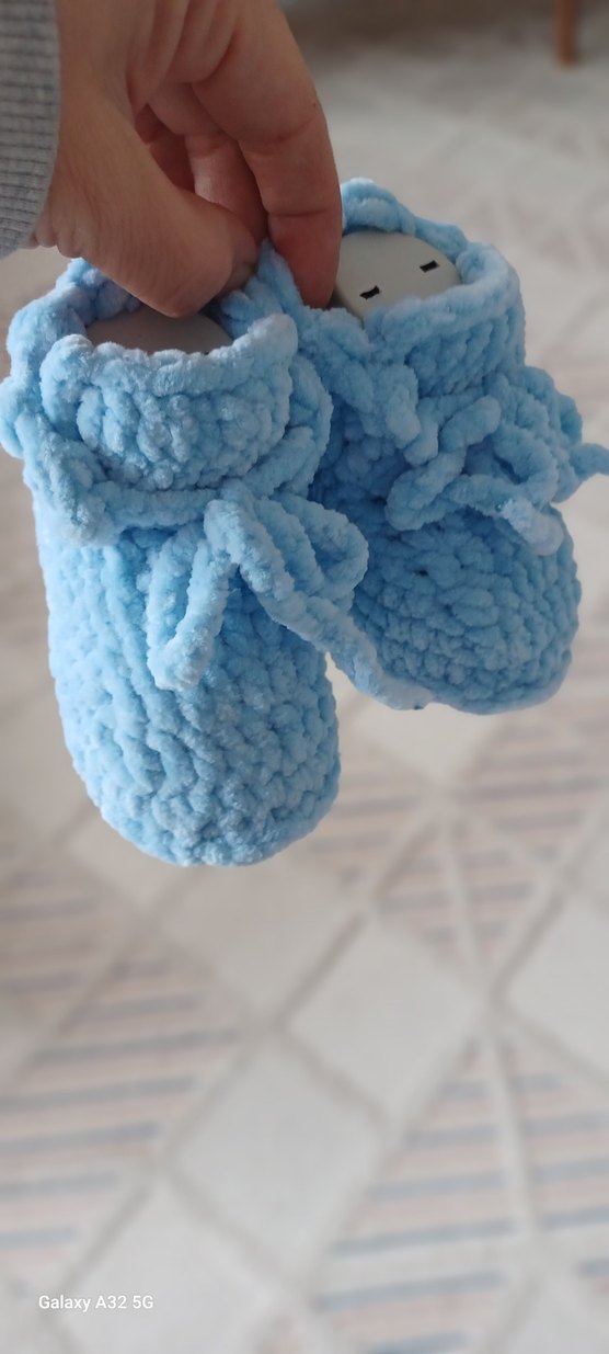 Mavi Örgü Erkek Bebek Patik - Görsel 4