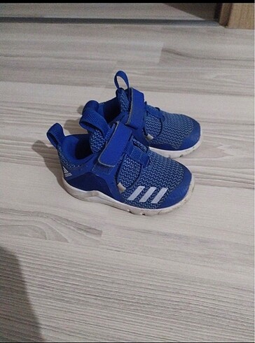 Adidas spor ayakkabı