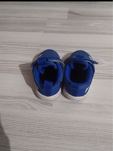 20 Beden Adidas spor ayakkabı