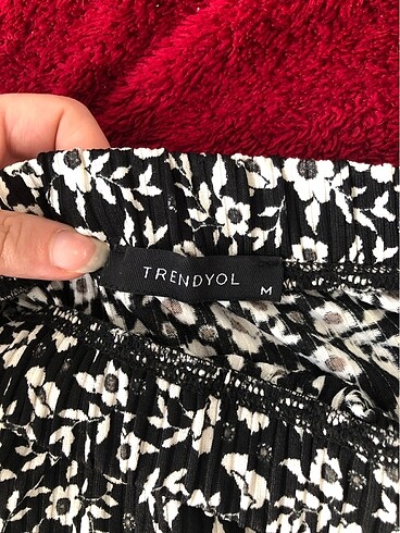 Trendyol & Milla bağlamalı çiçekli şortlu etek