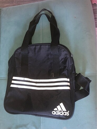 Adidas çanta
