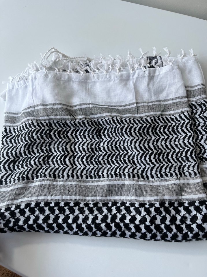 Gri Beyaz Kareli Masa Örtüsü - Görsel 3