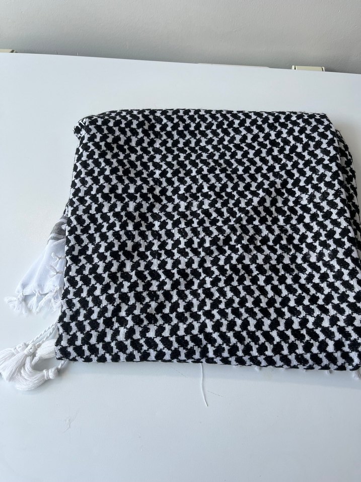 Gri Beyaz Kareli Masa Örtüsü - Görsel 2