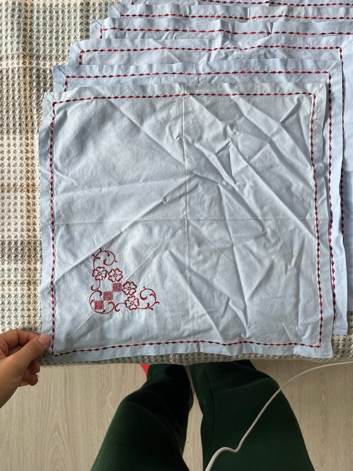 Nakışlı Beyaz Gri Masa Örtüsü Takımı - Görsel 3