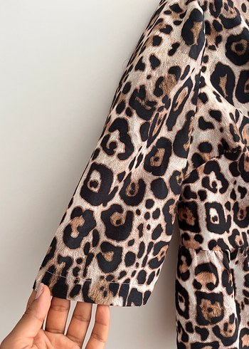 l Beden Leopar Desenli Bağcıklı Mini Bluz