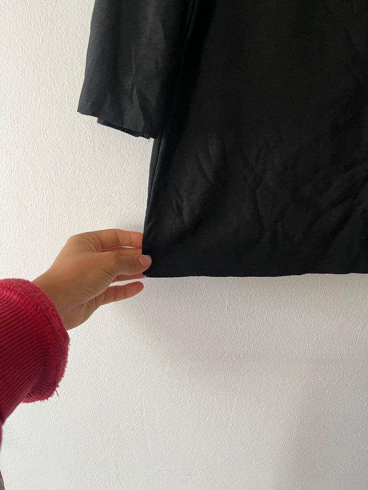 Siyah Minimal Badi — görsel 8/10