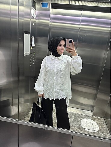 Beyaz incili tunik