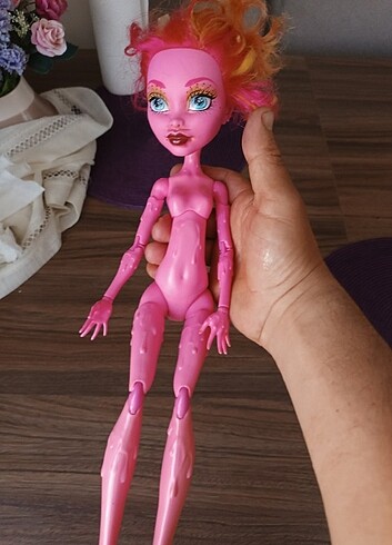 Monster High Freak Du Chic Dev Gooliope Jellington Bebek 18 inç