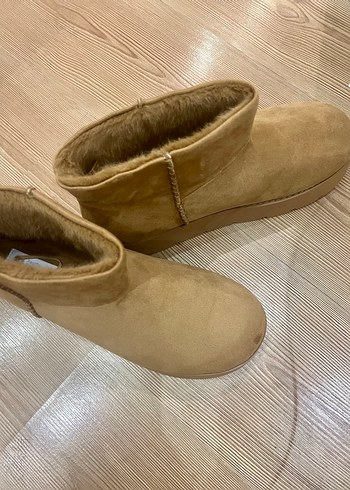 Bej Süet Kürklü Dolgu Topuk Kadın Bot - Görsel 3