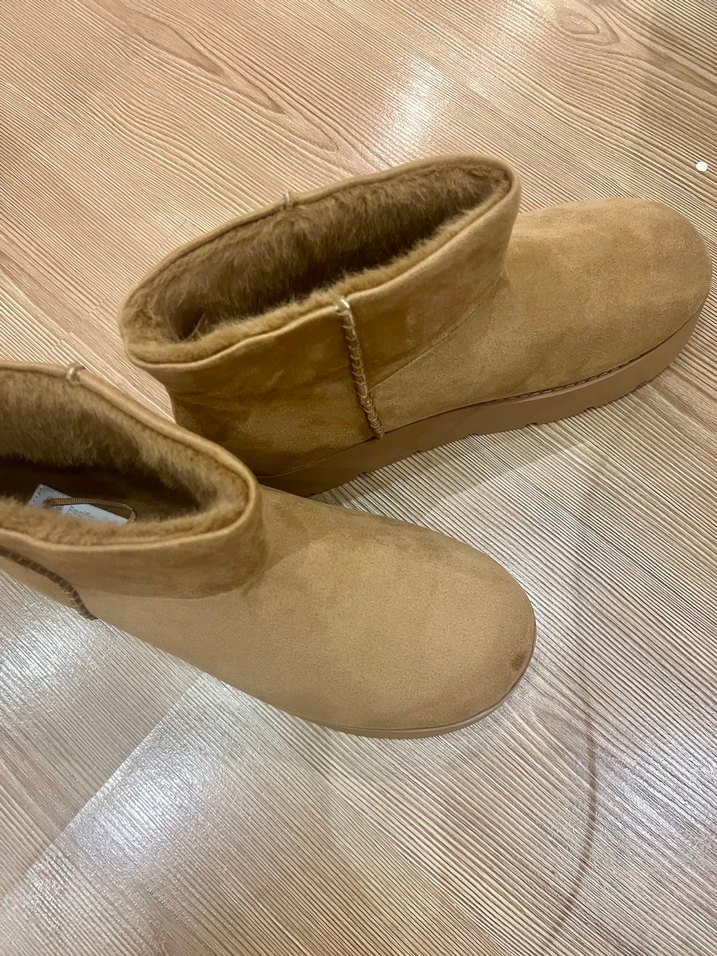 Bej Süet Kürklü Dolgu Topuk Kadın Bot - Görsel 3